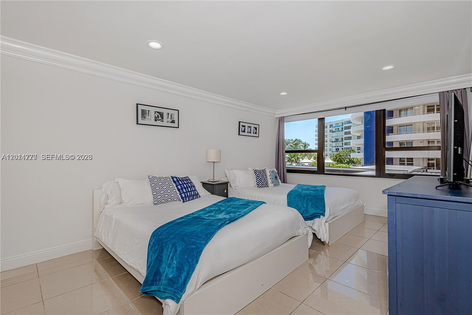 THE ALEXANDER CONDO - Residential