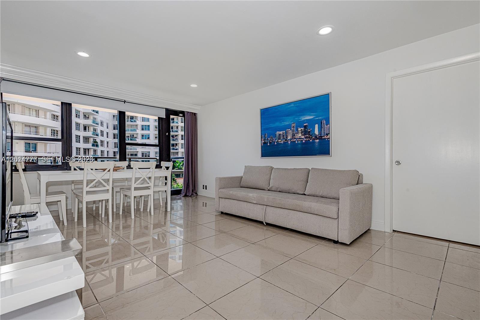 THE ALEXANDER CONDO - Residential