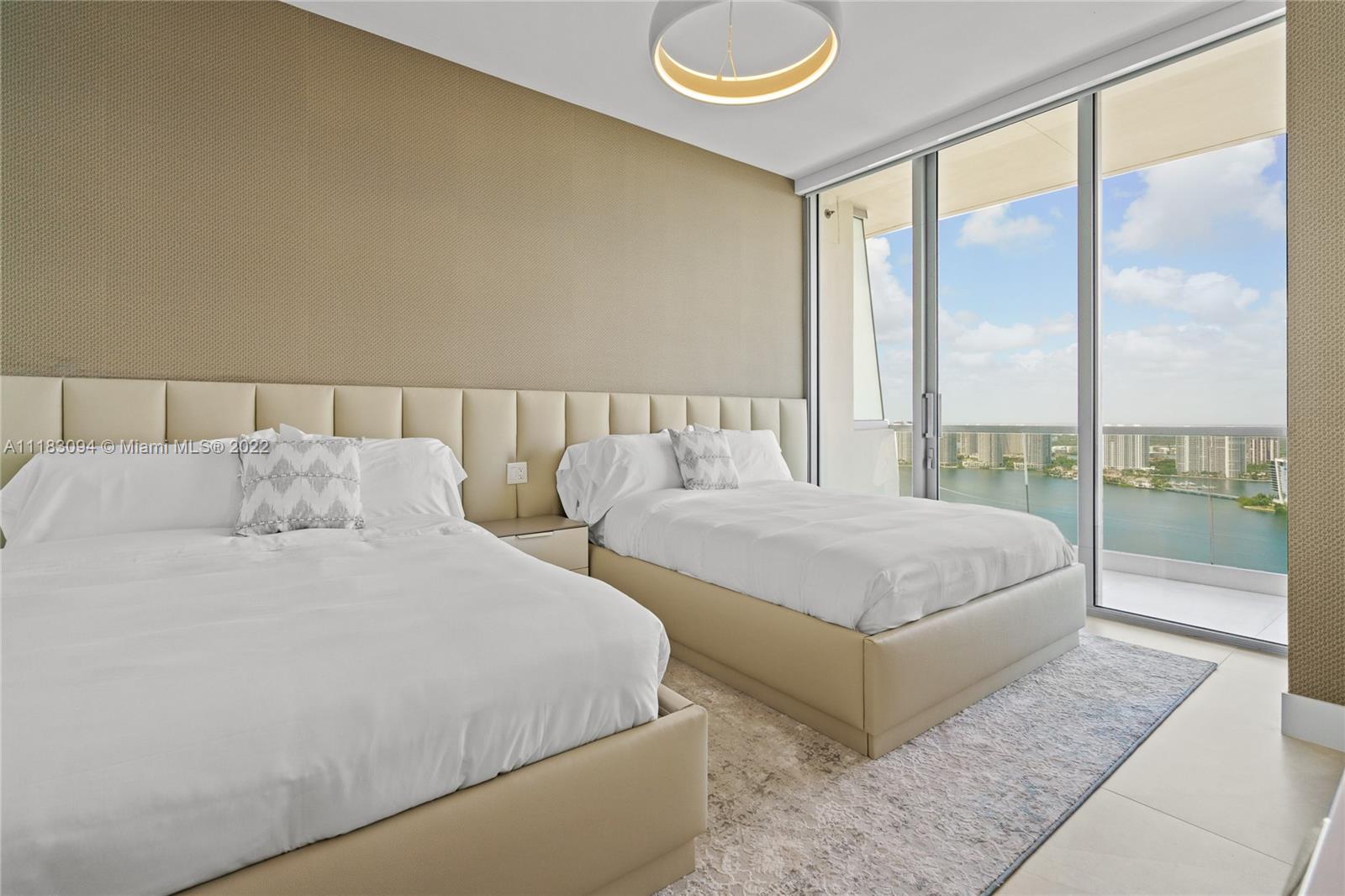 Turnberry Ocean Club - Residential