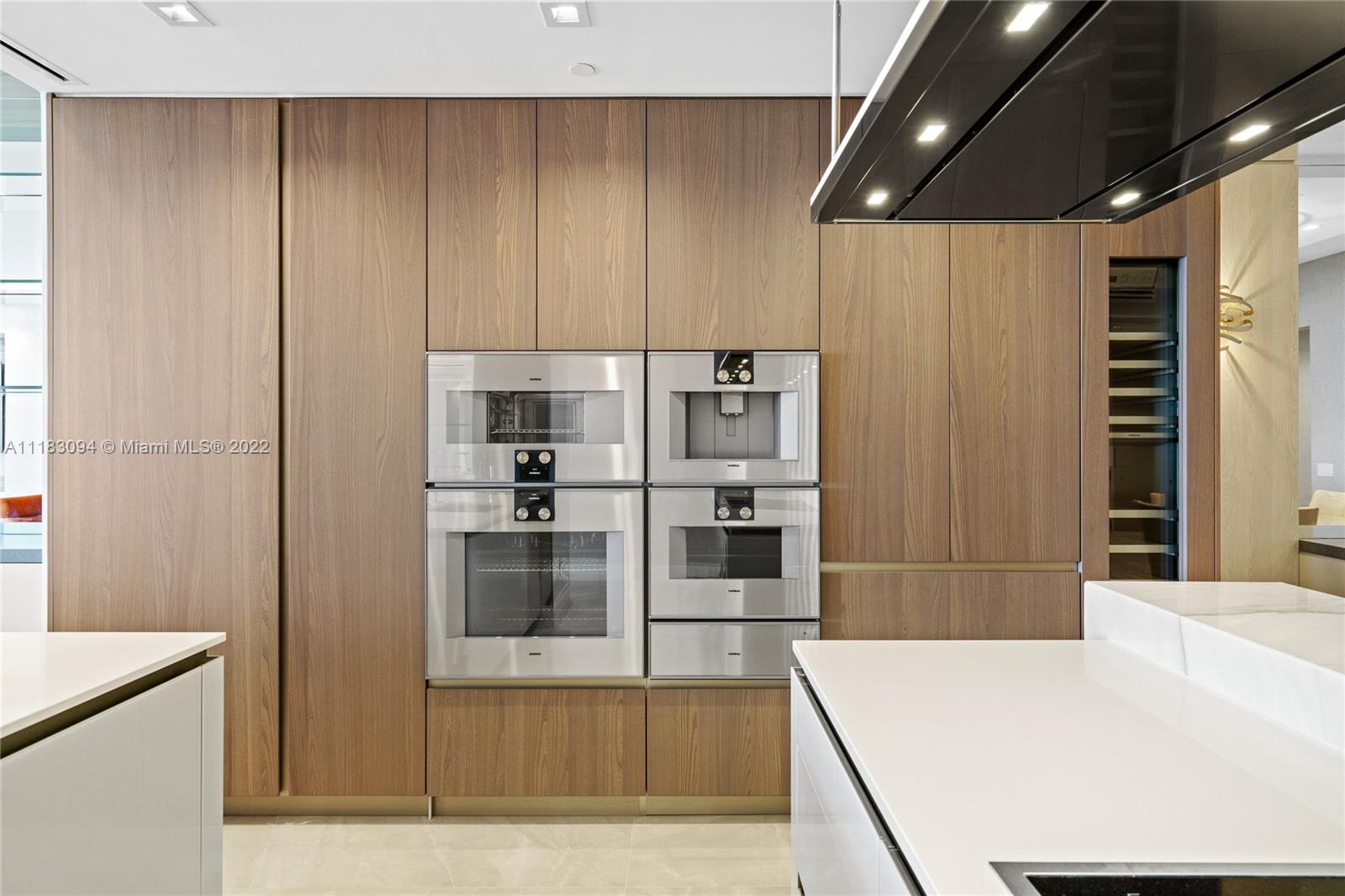 Turnberry Ocean Club - Residential