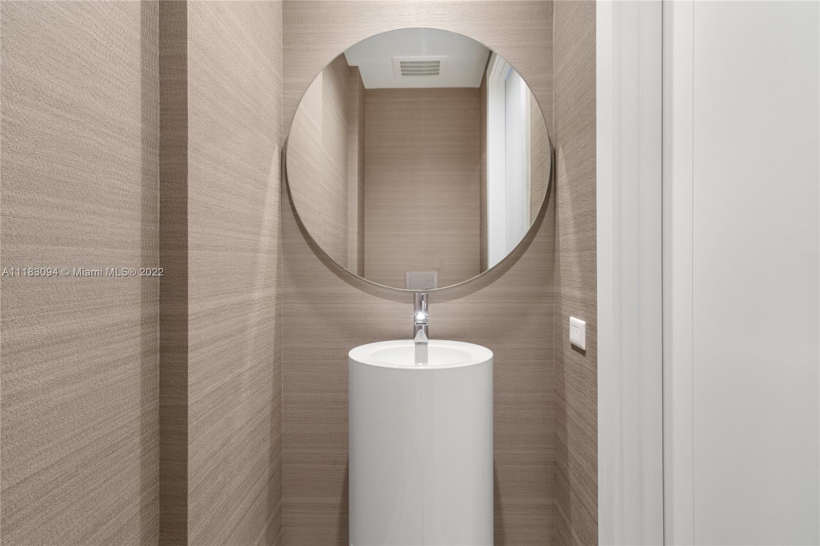 Turnberry Ocean Club - Residential