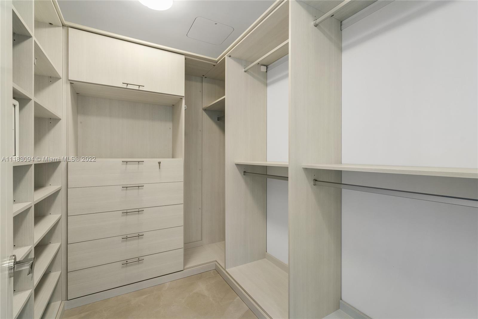 Turnberry Ocean Club - Residential