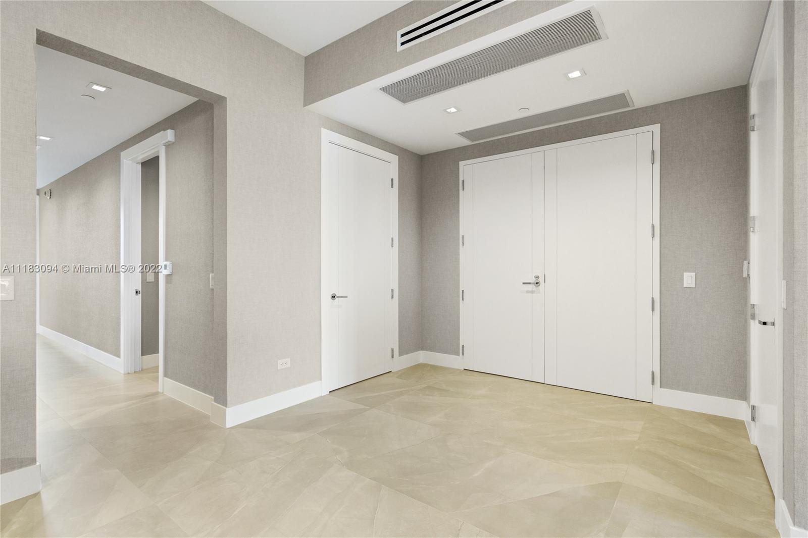 Turnberry Ocean Club - Residential