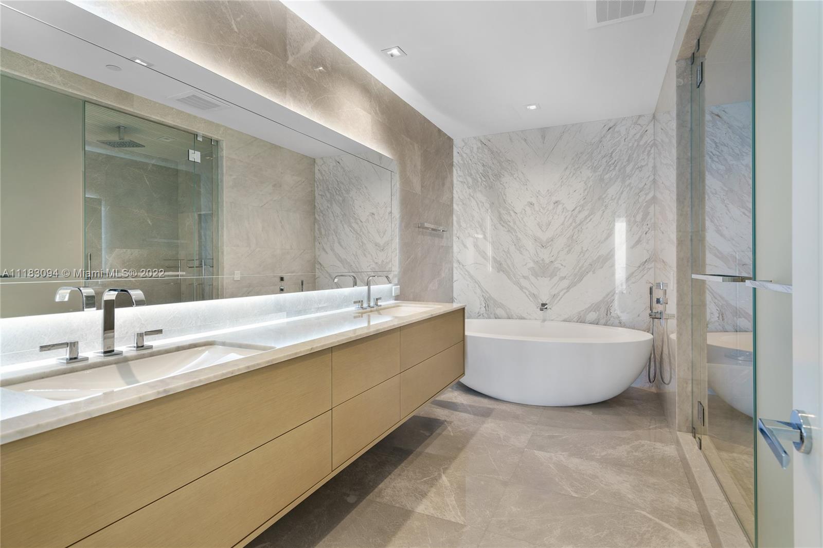 Turnberry Ocean Club - Residential