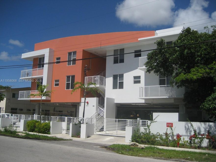 New Listing Building from 2015. This is a 2/1 ( second bedroom is a closed den.) Modern kitchen with SS appliances, W/D inside unit.  tile floors, Huge balcony. gated parking for one car.  Walk to shops, cafes, bus Etc...