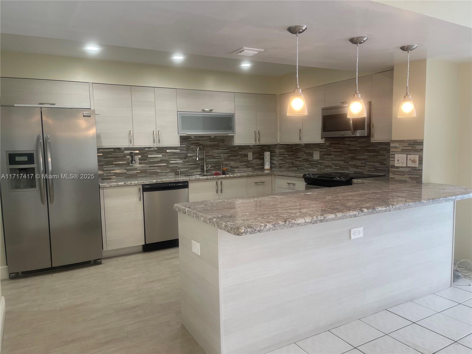 Rental Property at 5825 Collins Ave 7B, Miami Beach, Miami-Dade County, Florida - Bedrooms: 2 
Bathrooms: 2  - $3,300 MO.
