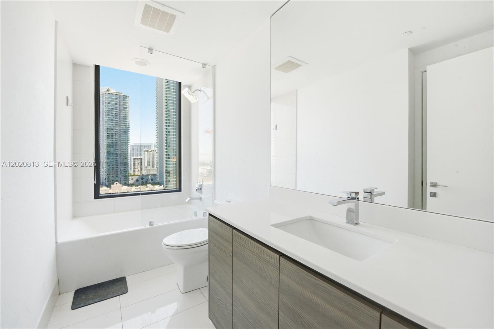 ICON BAY CONDO - Residential