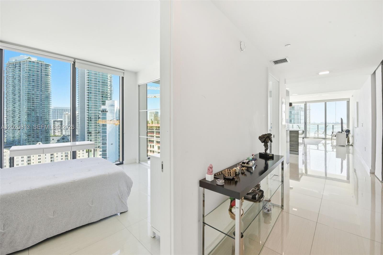 ICON BAY CONDO - Residential