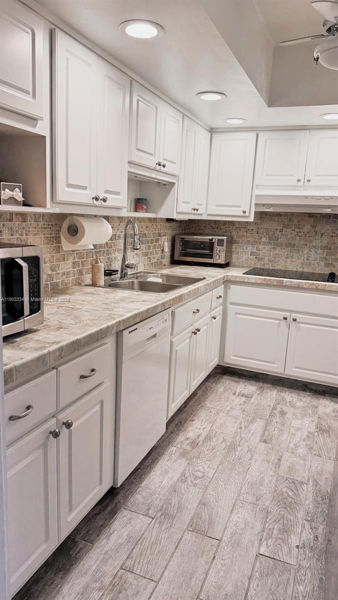 COASTAL TOWERS CONDO - Residential Lease