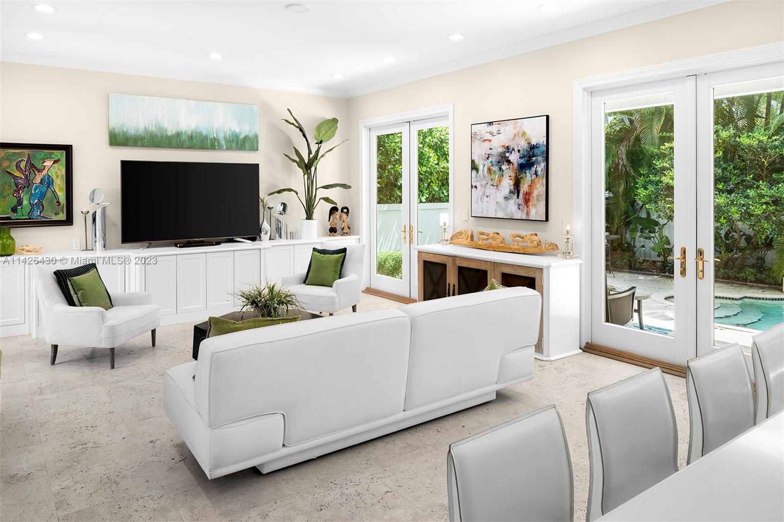 UNIVERSITY PLACE - Residential