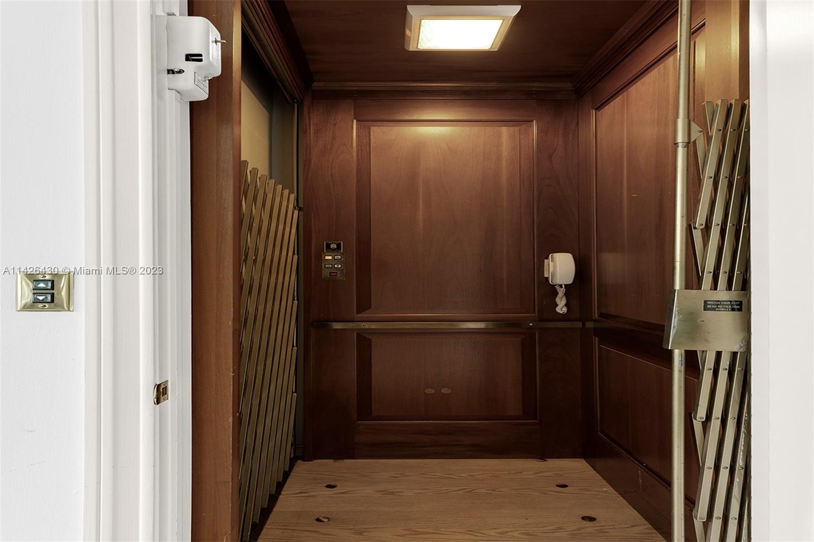 UNIVERSITY PLACE - Residential