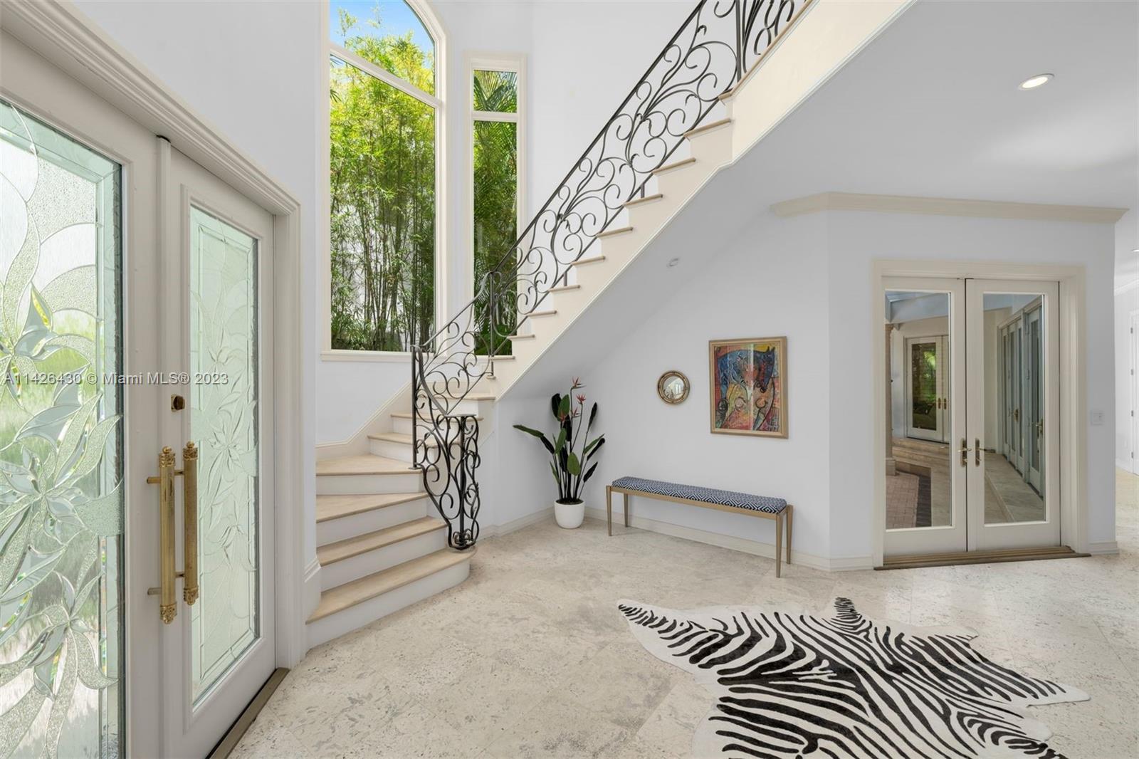 UNIVERSITY PLACE - Residential