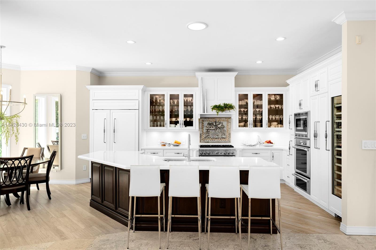 UNIVERSITY PLACE - Residential