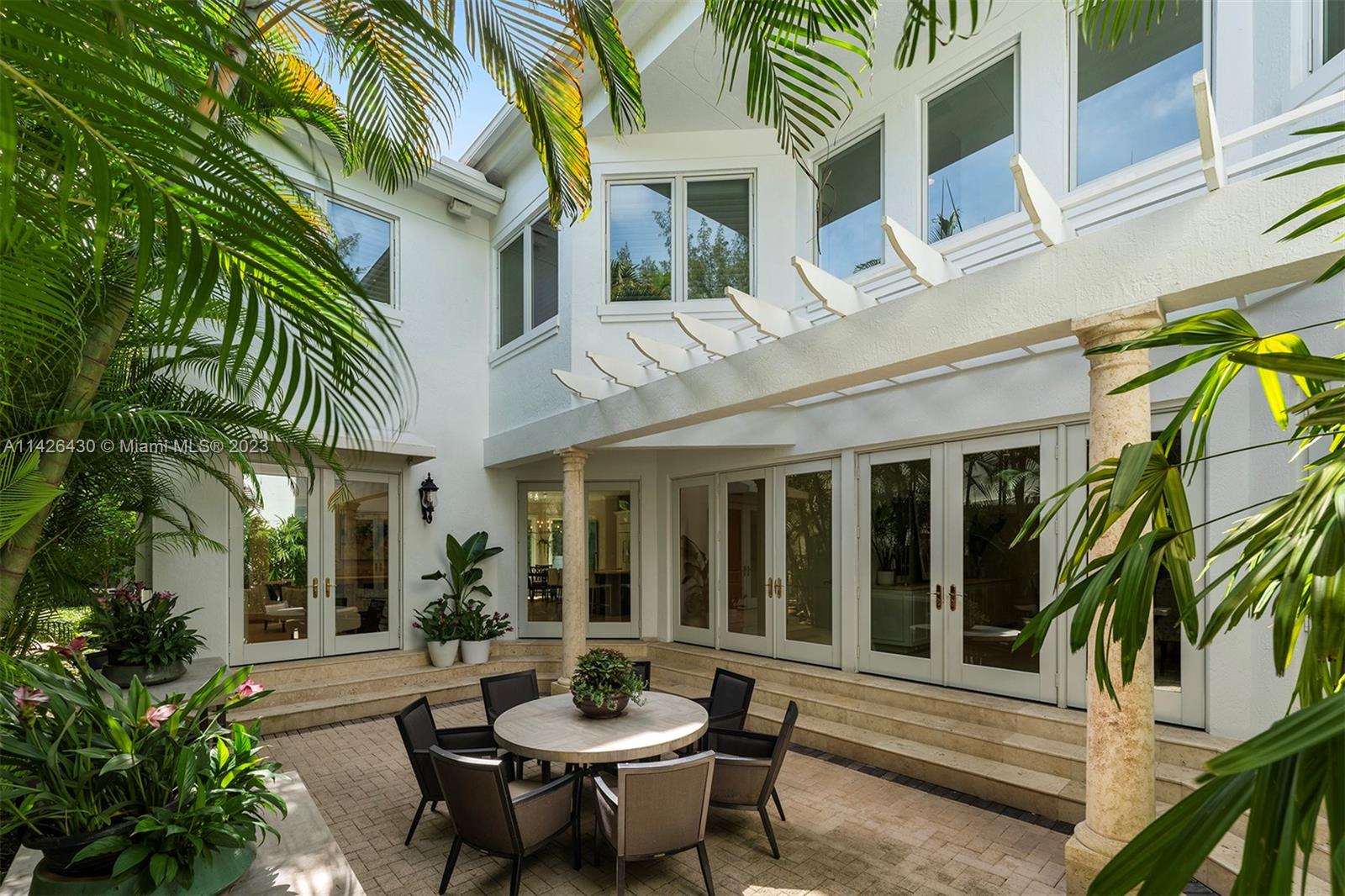 UNIVERSITY PLACE - Residential