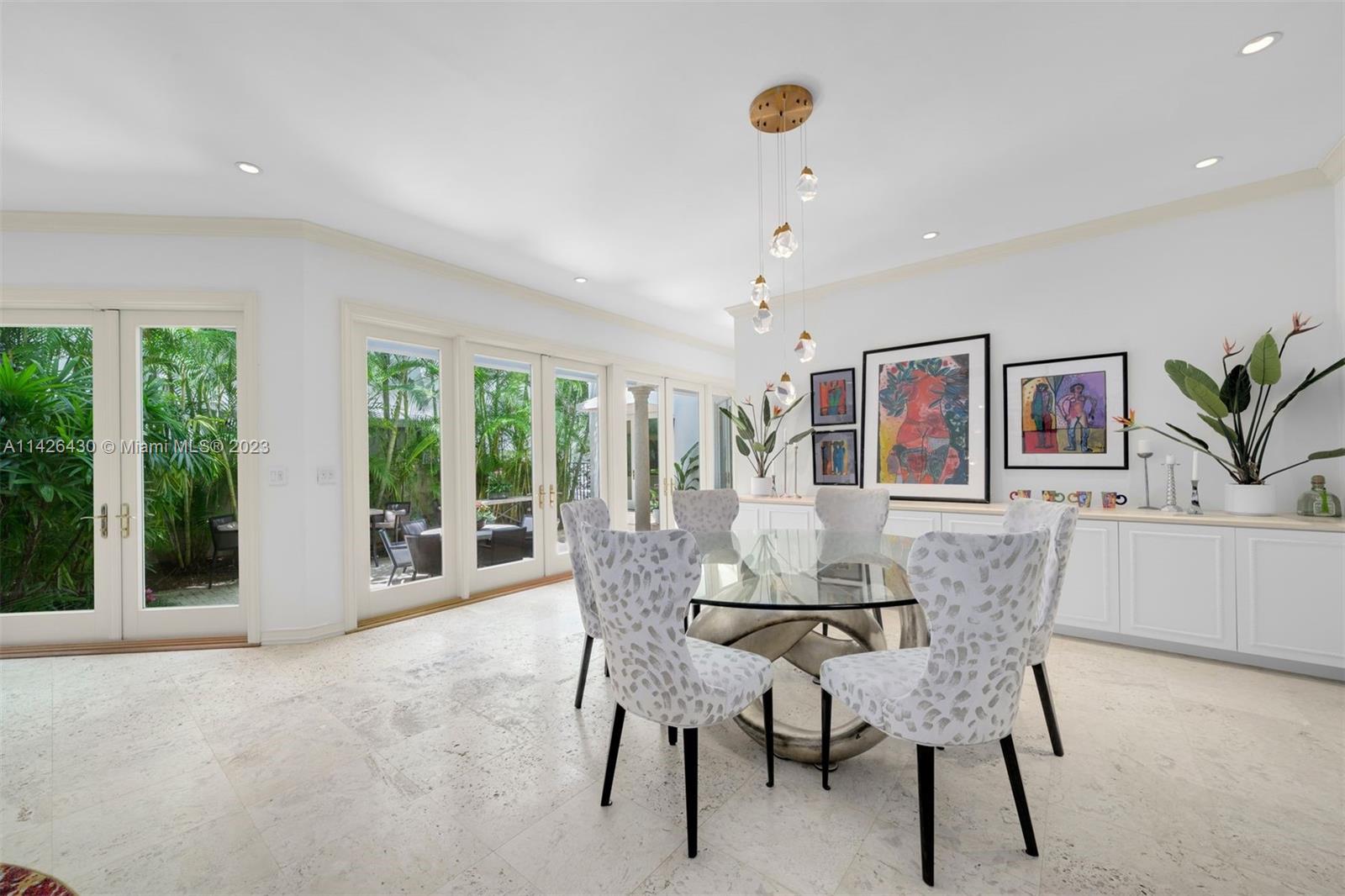 UNIVERSITY PLACE - Residential