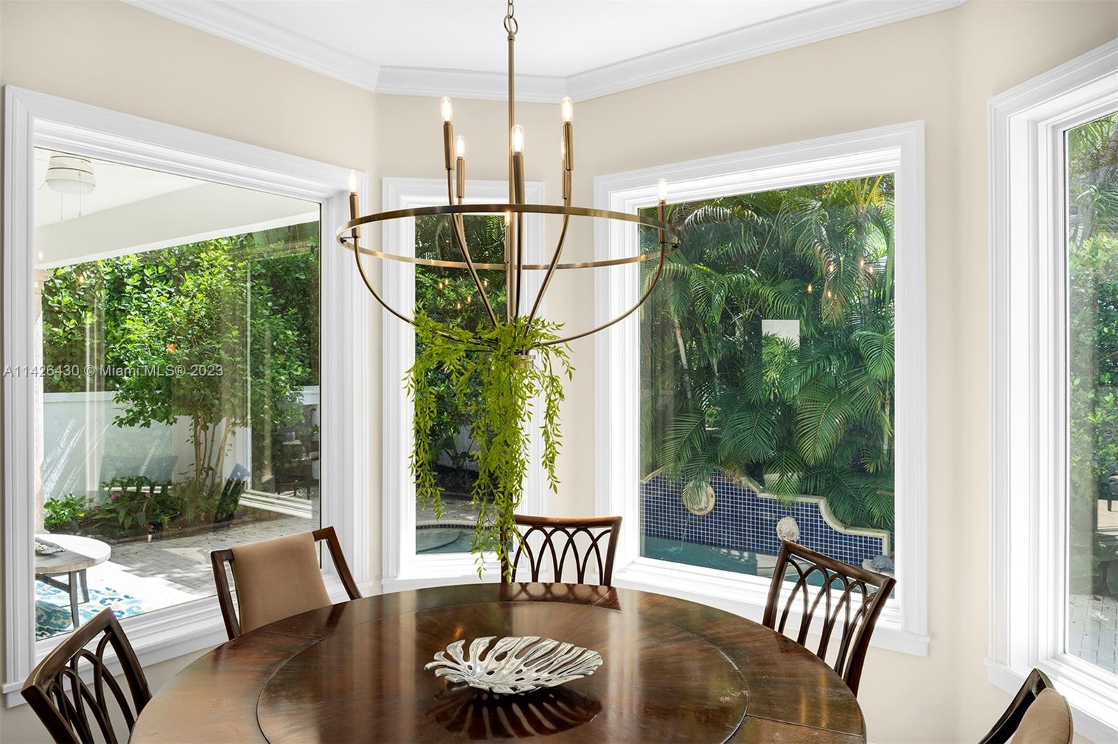 UNIVERSITY PLACE - Residential