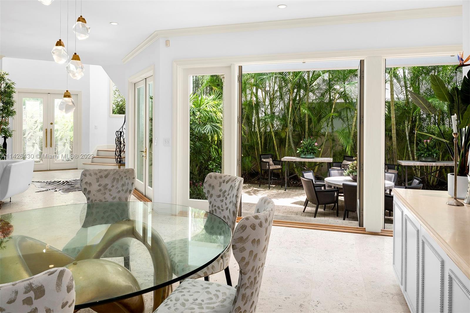 UNIVERSITY PLACE - Residential