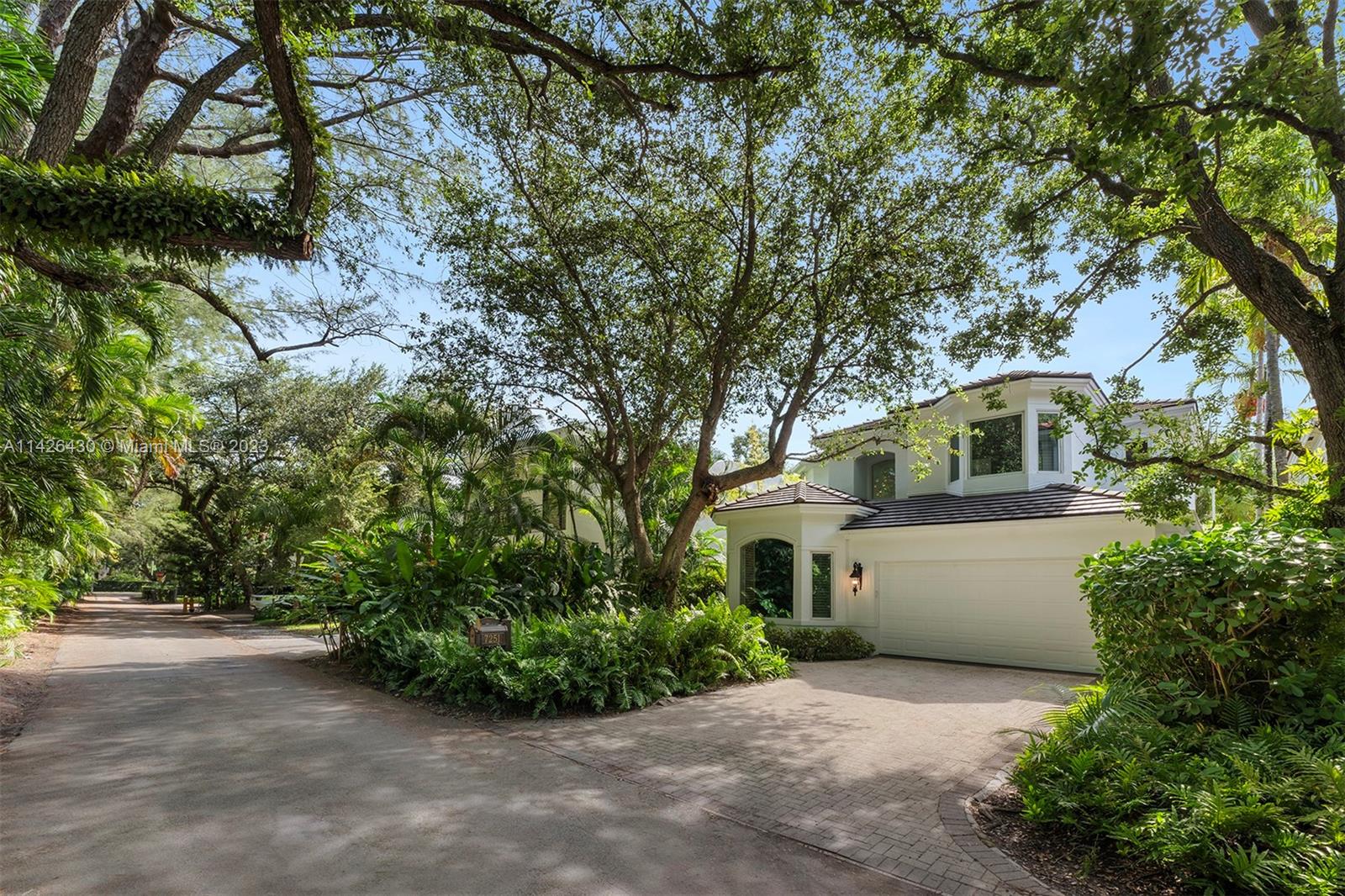 UNIVERSITY PLACE - Residential