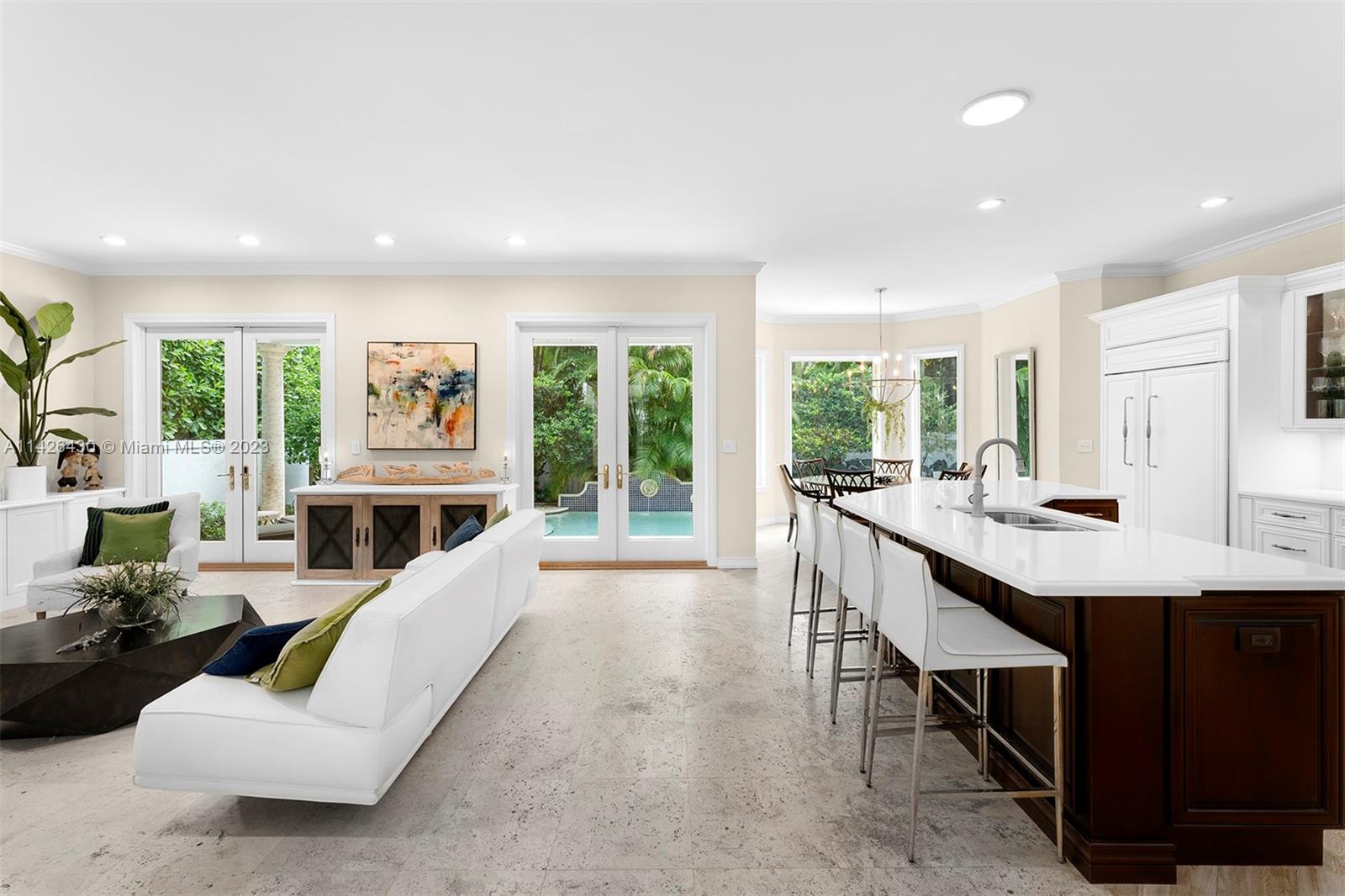 UNIVERSITY PLACE - Residential