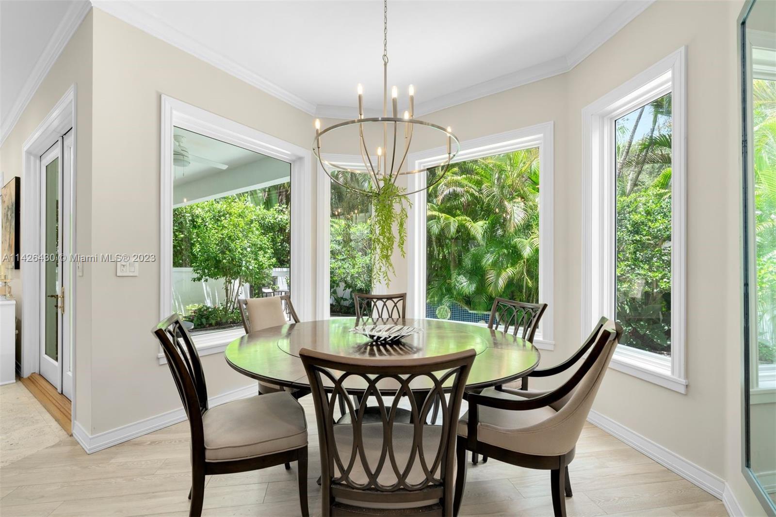 UNIVERSITY PLACE - Residential