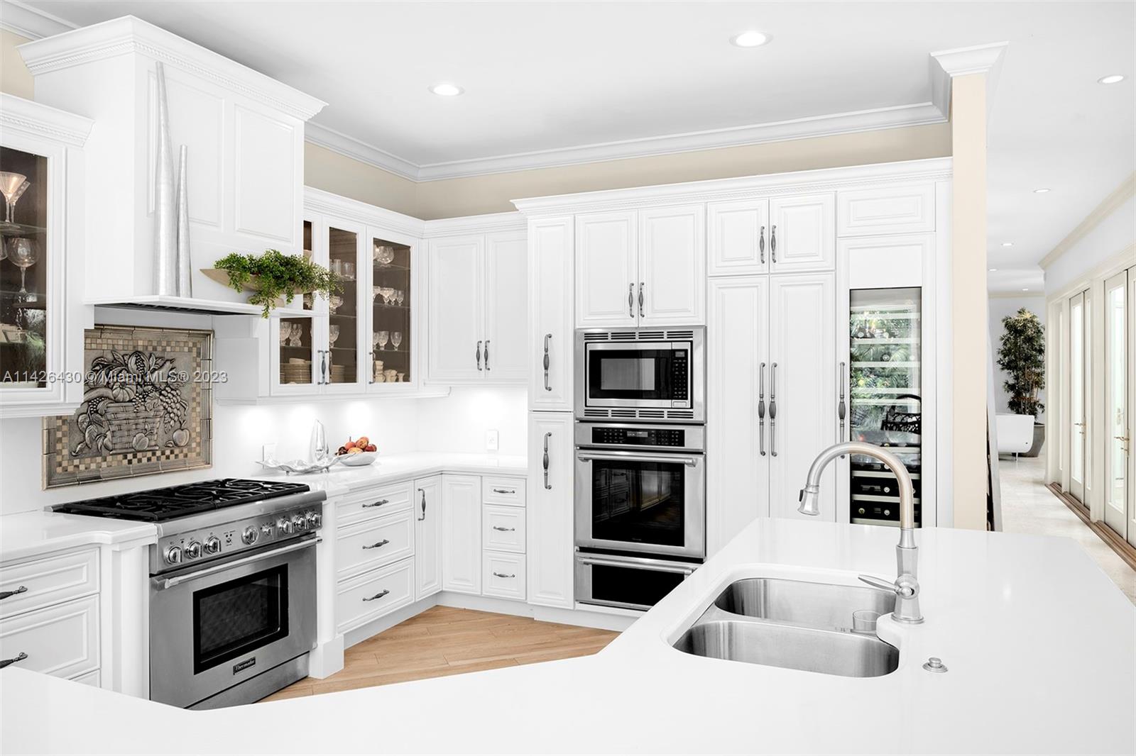 UNIVERSITY PLACE - Residential