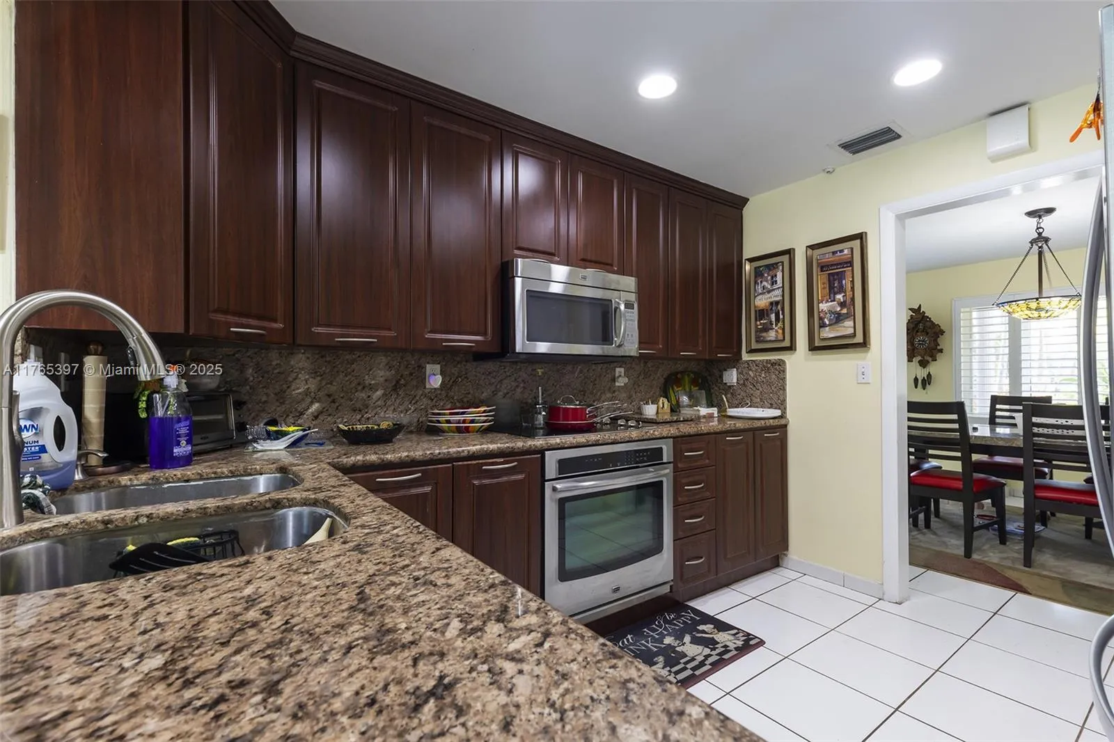 Pinecrest, Florida 33156, United States, 4 Bedrooms Bedrooms, ,3 BathroomsBathrooms,Residential,Pending,91646