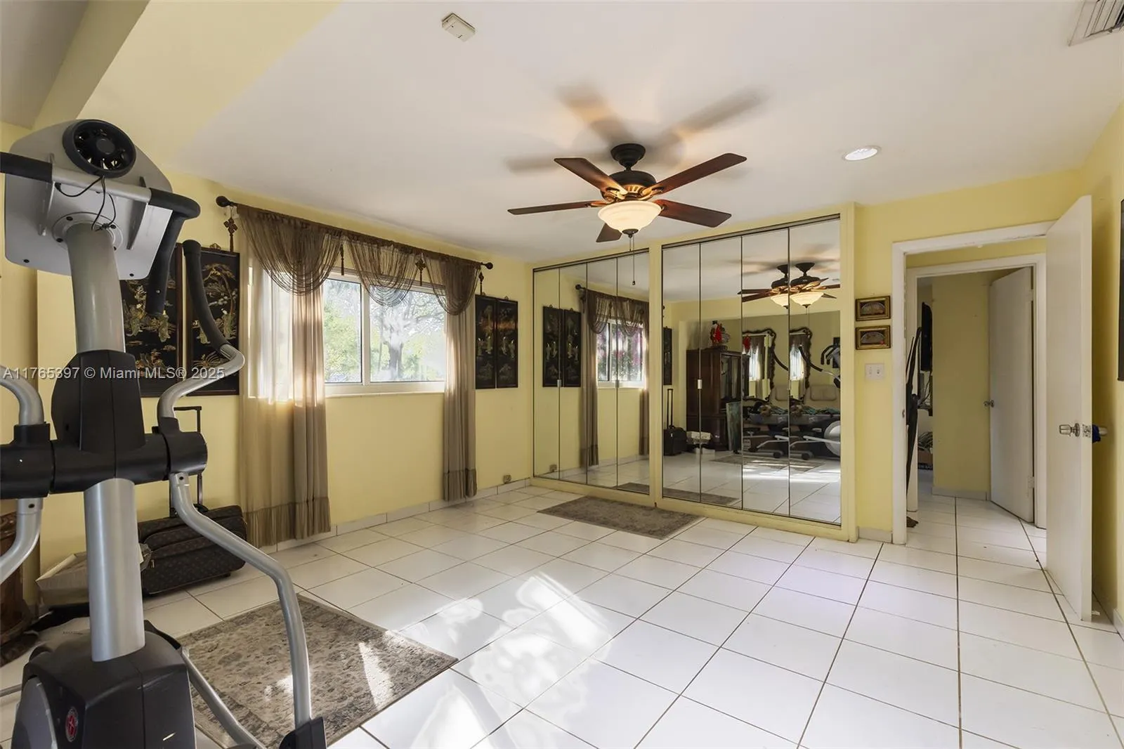 Pinecrest, Florida 33156, United States, 4 Bedrooms Bedrooms, ,3 BathroomsBathrooms,Residential,Pending,91646