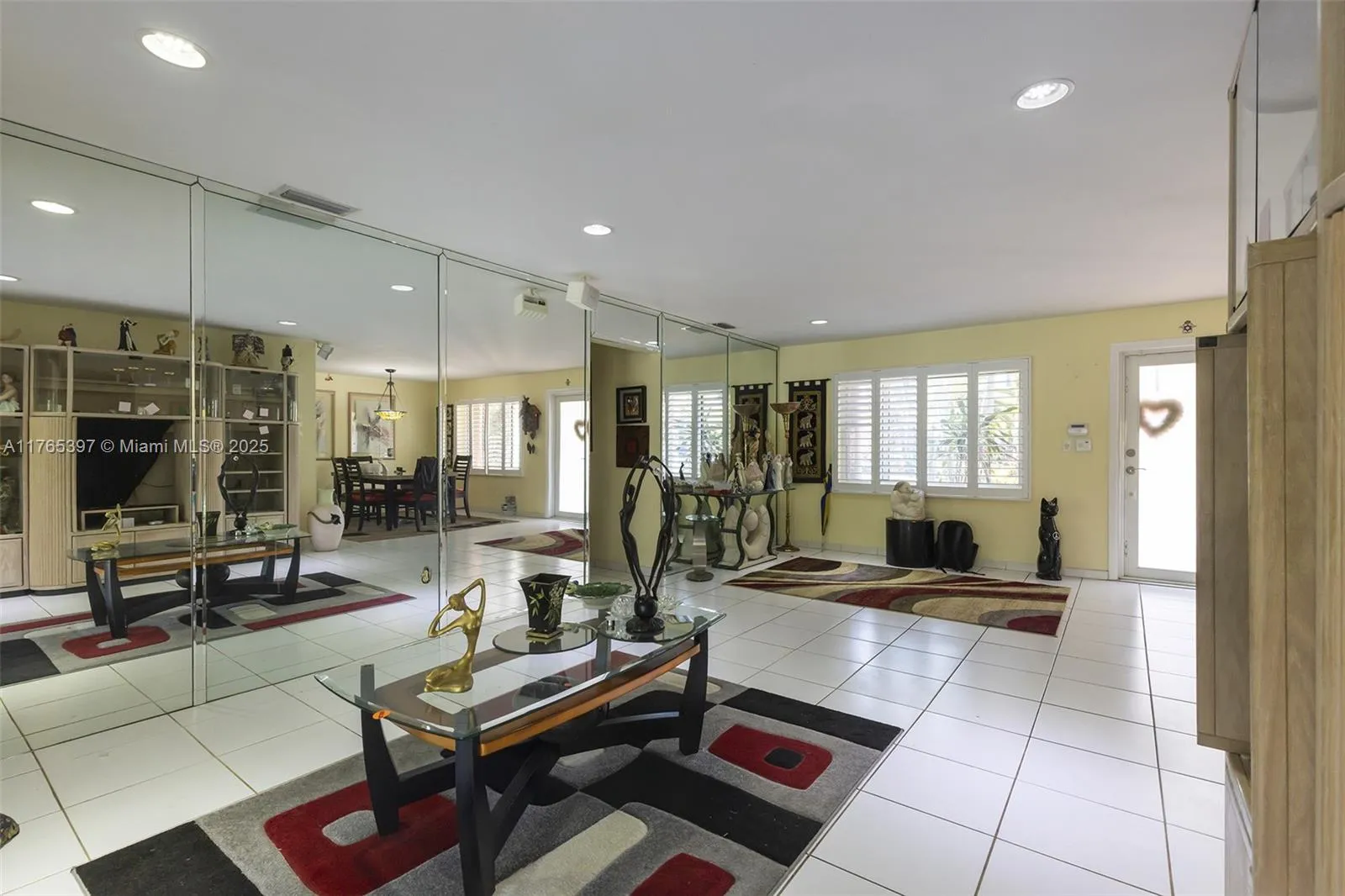 Pinecrest, Florida 33156, United States, 4 Bedrooms Bedrooms, ,3 BathroomsBathrooms,Residential,Pending,91646