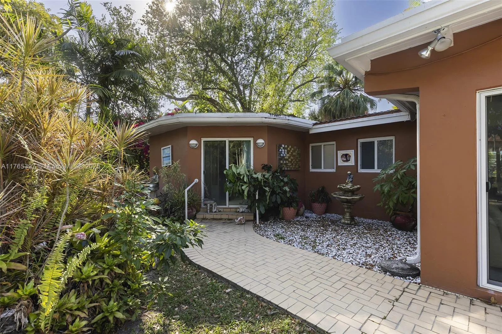 Pinecrest, Florida 33156, United States, 4 Bedrooms Bedrooms, ,3 BathroomsBathrooms,Residential,Pending,91646