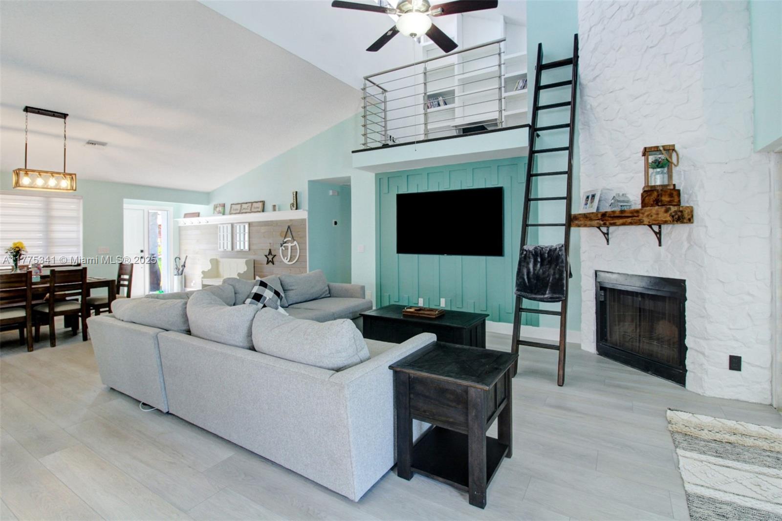 FEATHERTREE - Residential
