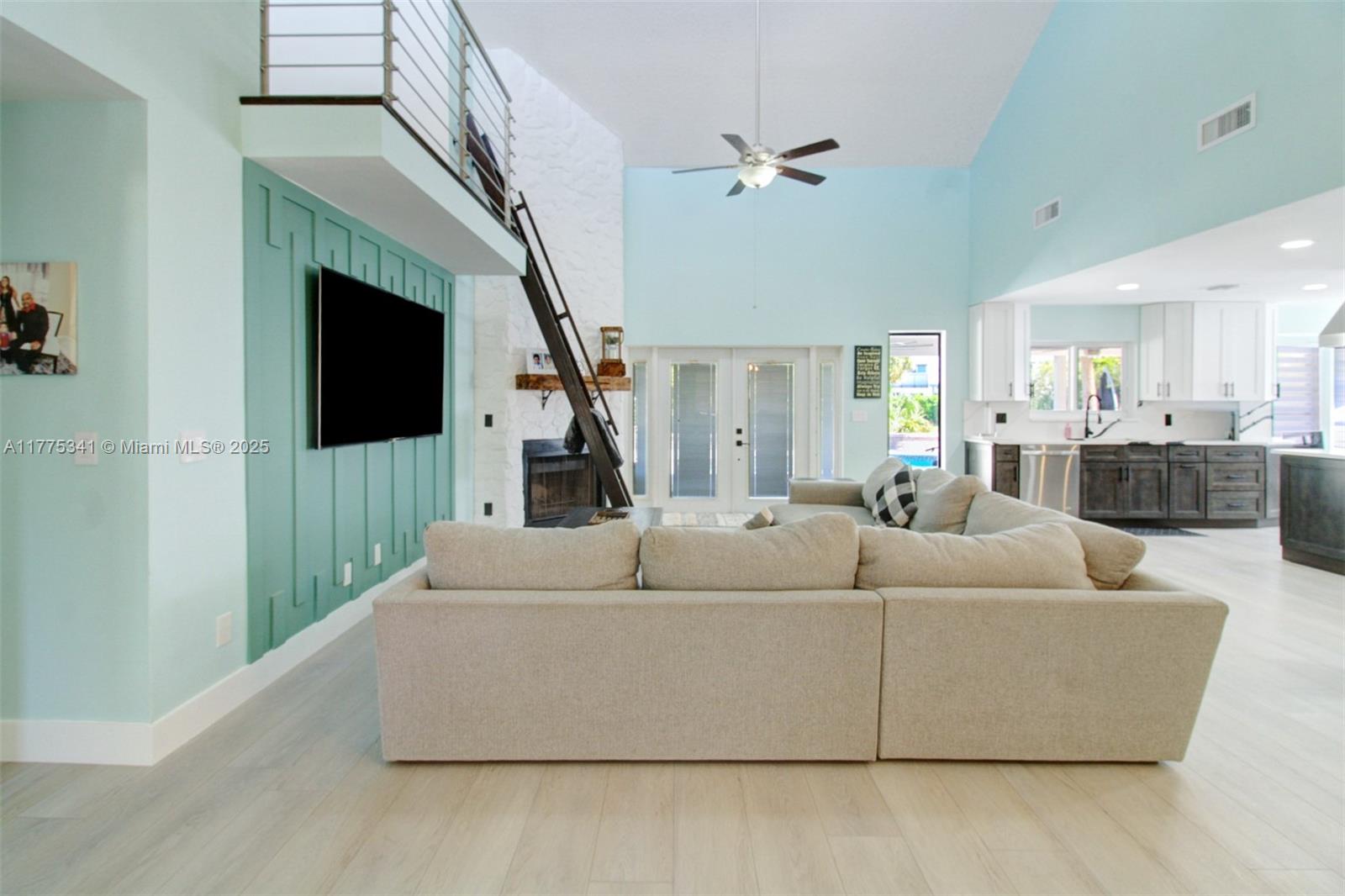 FEATHERTREE - Residential