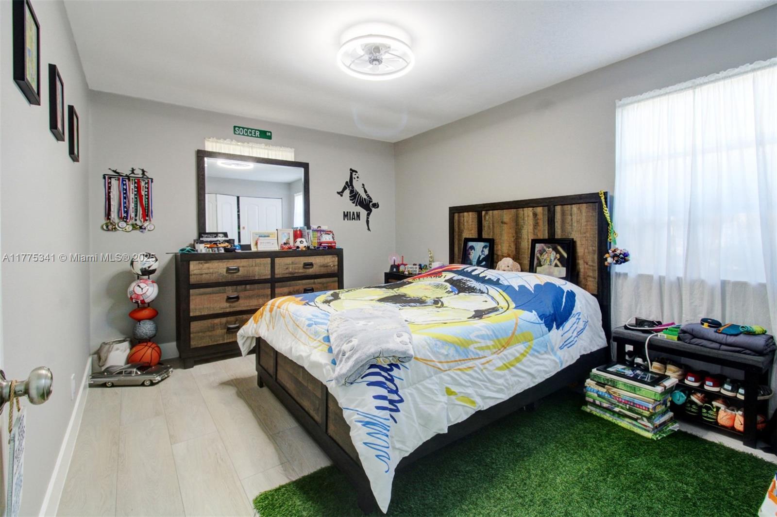 FEATHERTREE - Residential