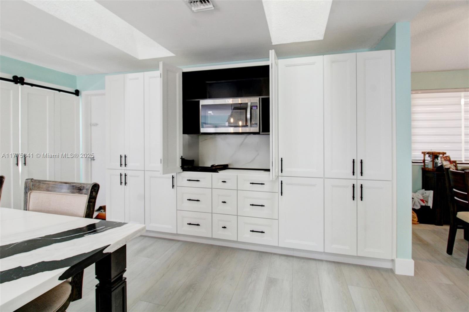 FEATHERTREE - Residential