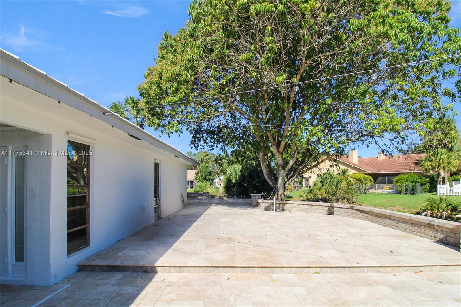 FEATHERTREE - Residential