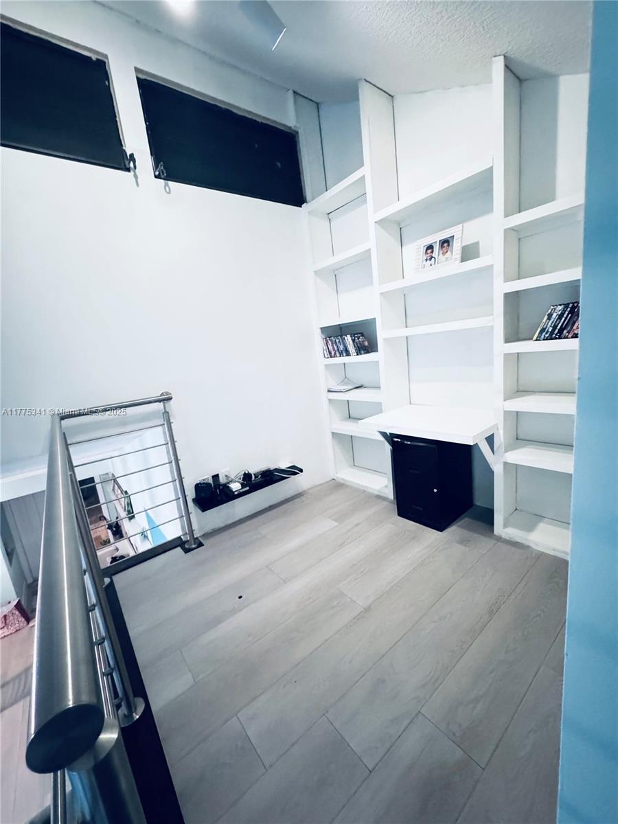 FEATHERTREE - Residential