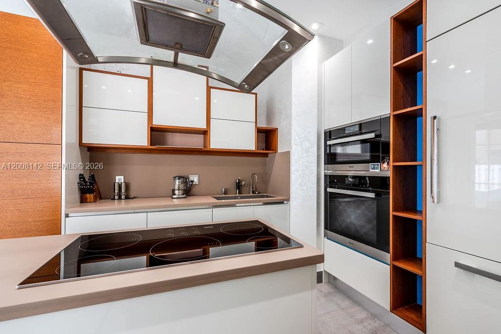 GOLDEN GATE ESTATES & MAR - Residential