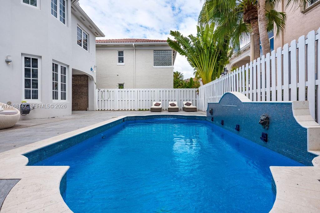 GOLDEN GATE ESTATES & MAR - Residential