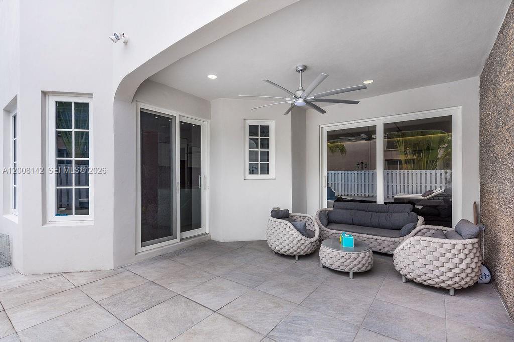 GOLDEN GATE ESTATES & MAR - Residential