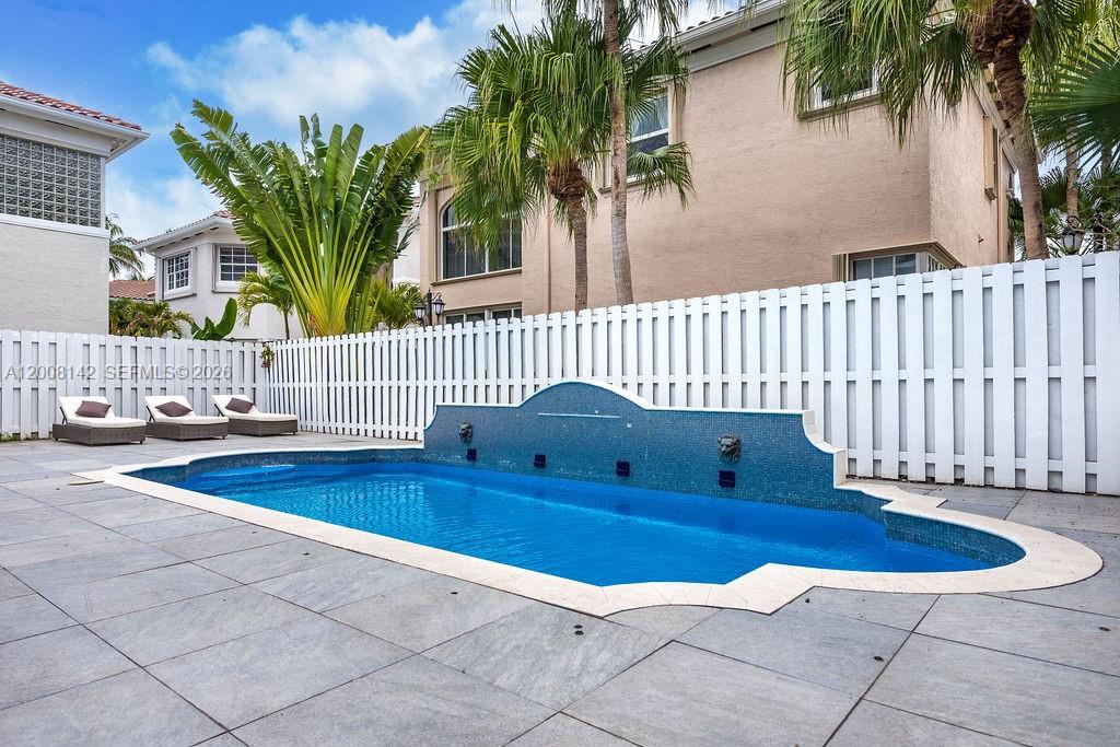 GOLDEN GATE ESTATES & MAR - Residential