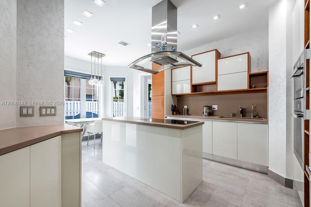 GOLDEN GATE ESTATES & MAR - Residential