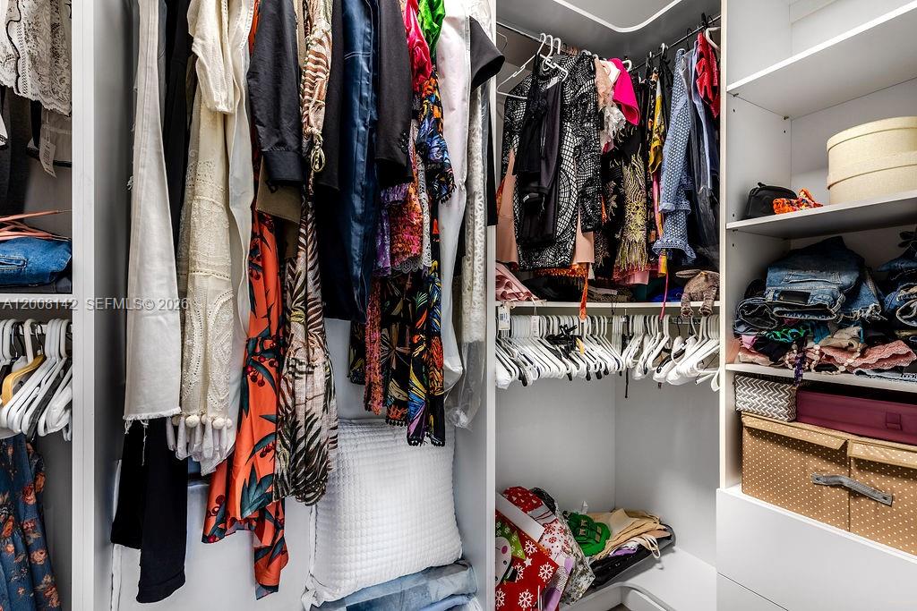 GOLDEN GATE ESTATES & MAR - Residential