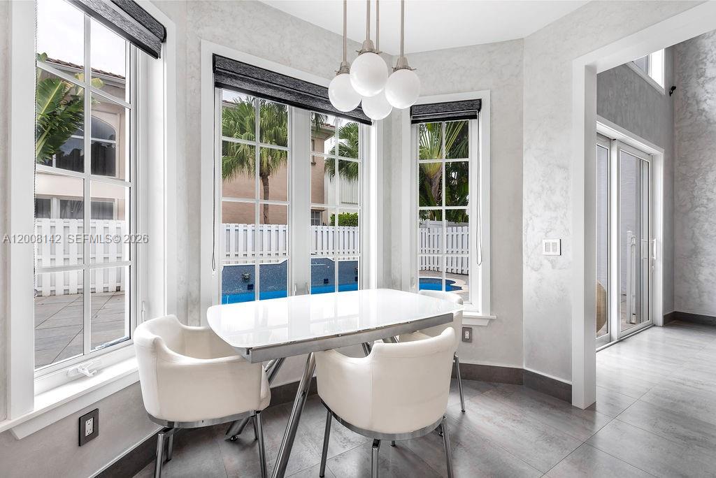 GOLDEN GATE ESTATES & MAR - Residential