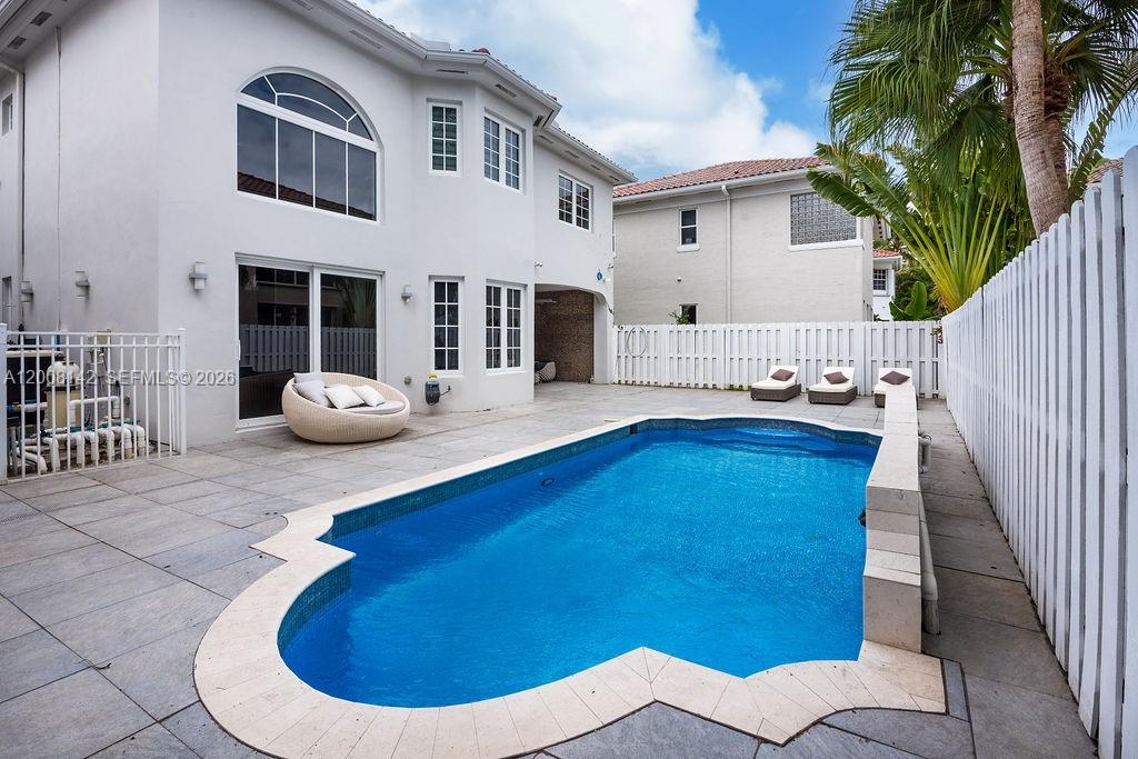 GOLDEN GATE ESTATES & MAR - Residential