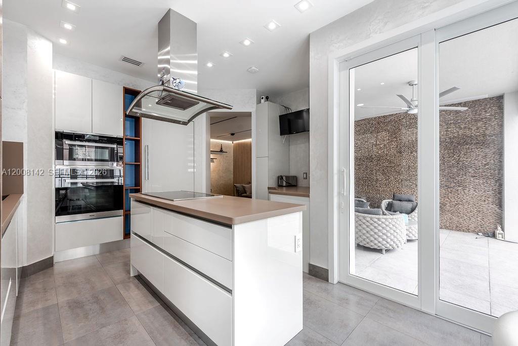 GOLDEN GATE ESTATES & MAR - Residential