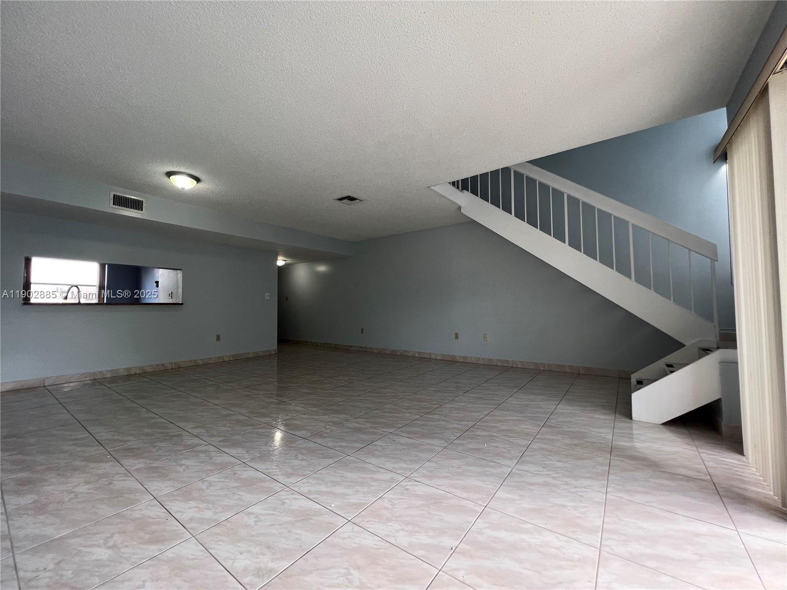 INDIAN LAKE VILLAGE II CO - Residential Lease