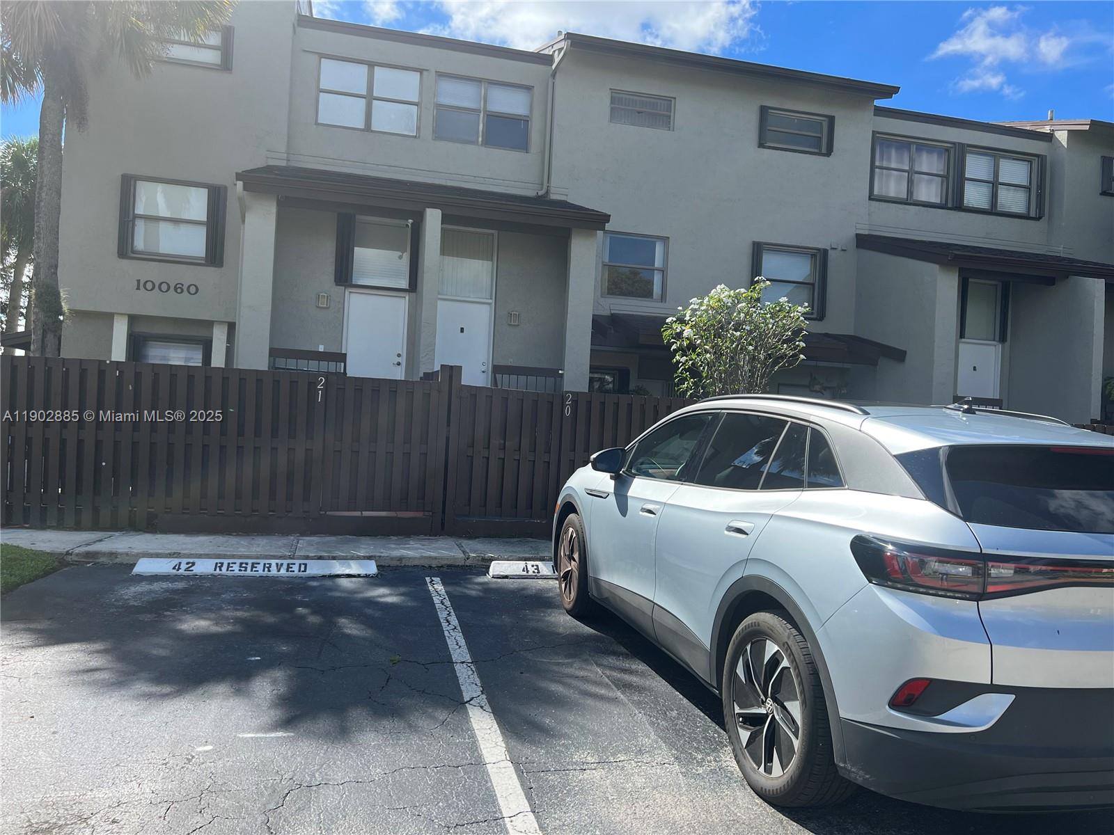 INDIAN LAKE VILLAGE II CO - Residential Lease