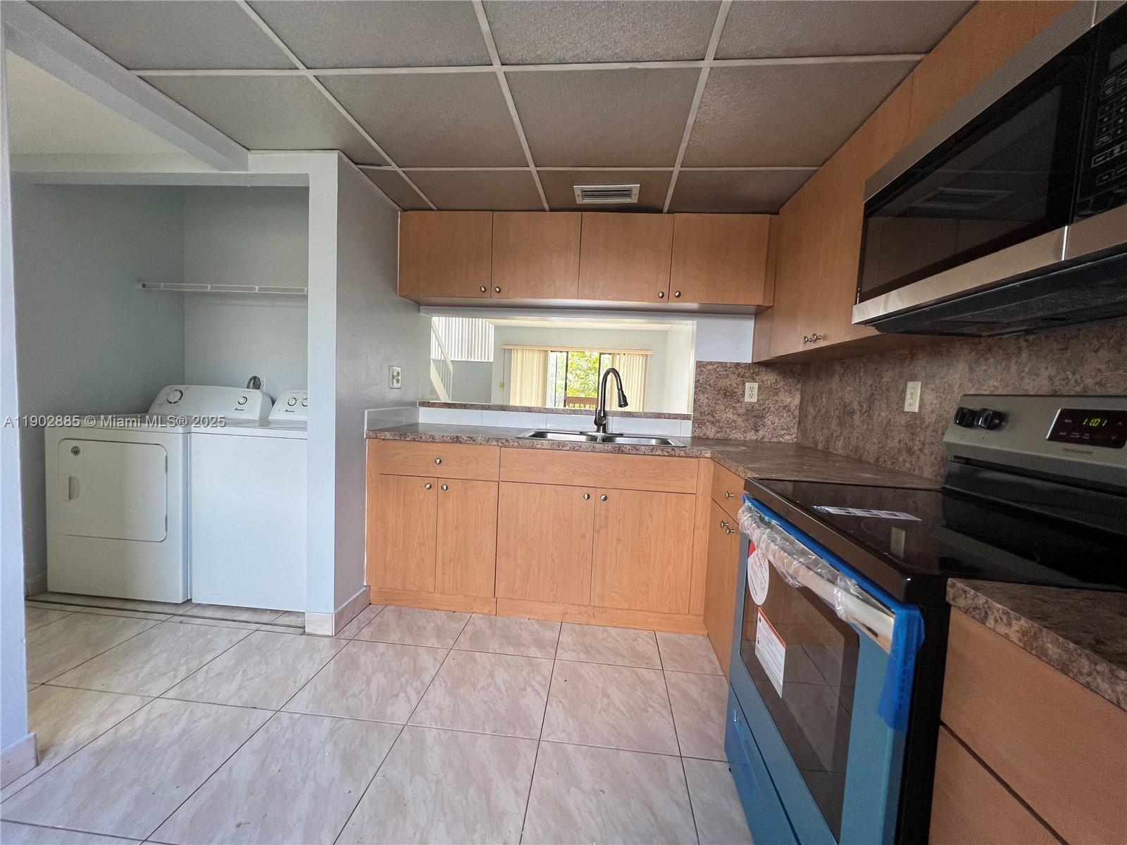 INDIAN LAKE VILLAGE II CO - Residential Lease