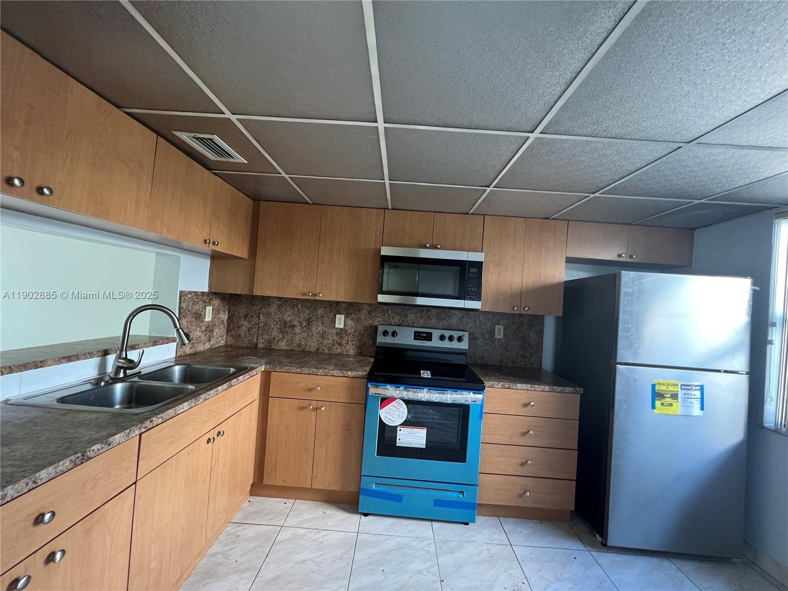 INDIAN LAKE VILLAGE II CO - Residential Lease