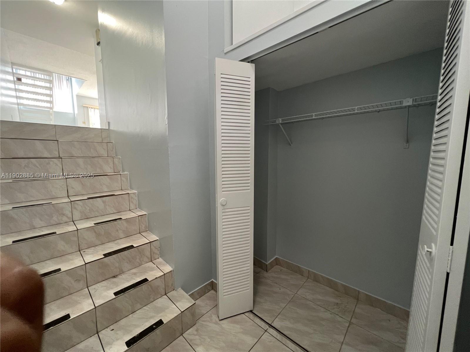 INDIAN LAKE VILLAGE II CO - Residential Lease