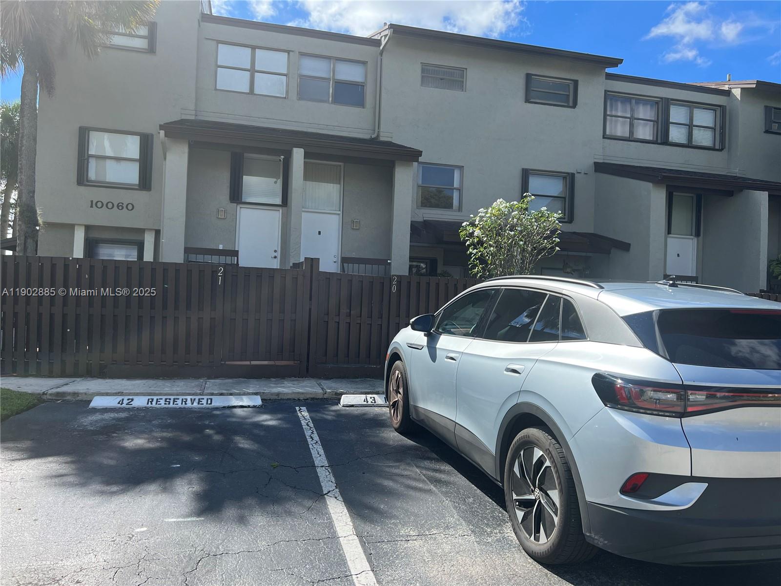 INDIAN LAKE VILLAGE II CO - Residential Lease